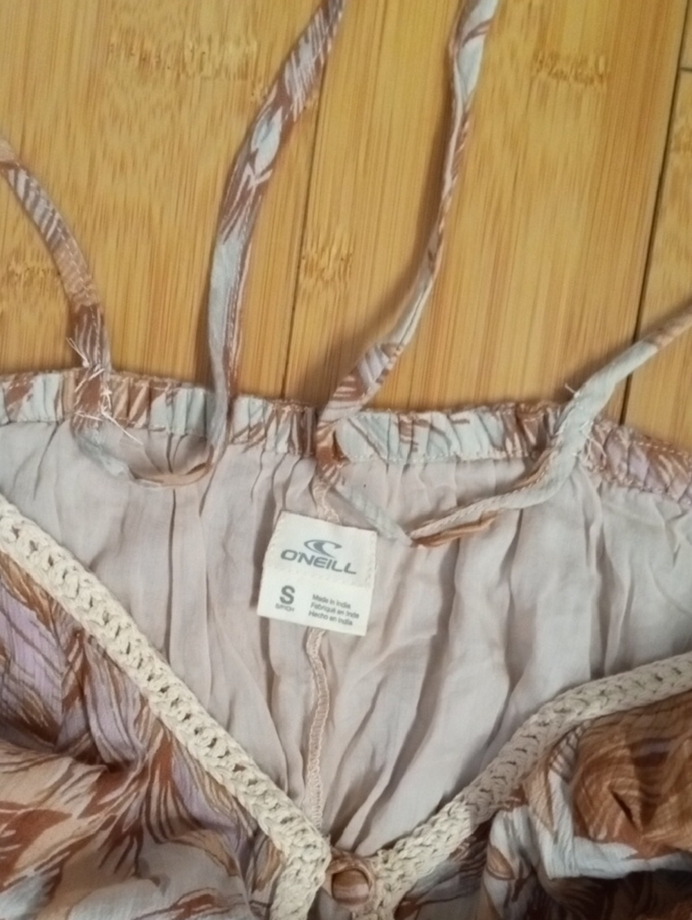 O'Neill Floral Spaghetti-Strap Mini Dress in Cream and Peach Hues. Size Small - Picture 14 of 15